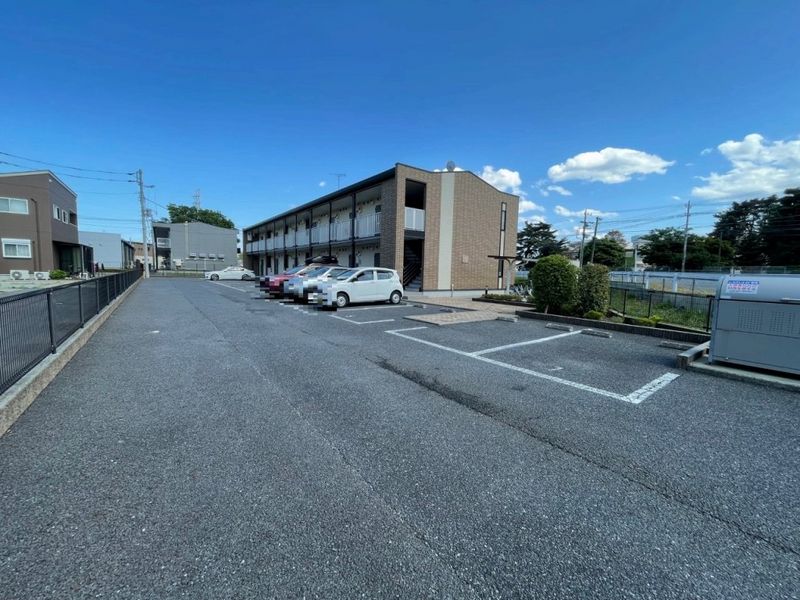 レオパレスベンテュール 駐車場