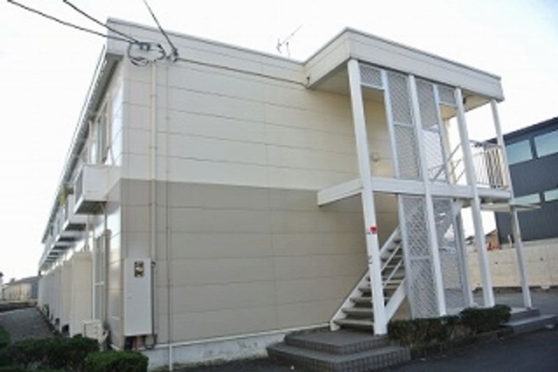 レオパレスエステジャナ 外観