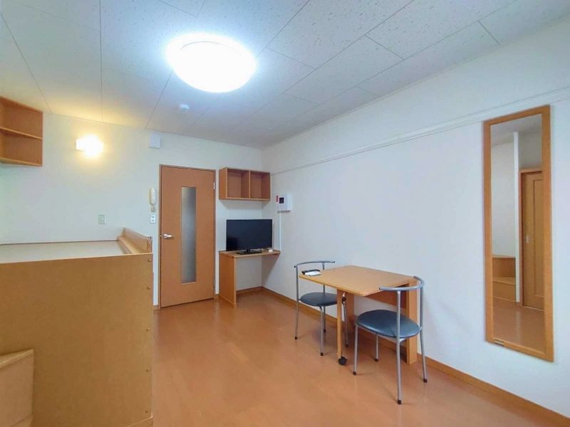 レオパレス丸山　Ⅱ 居間