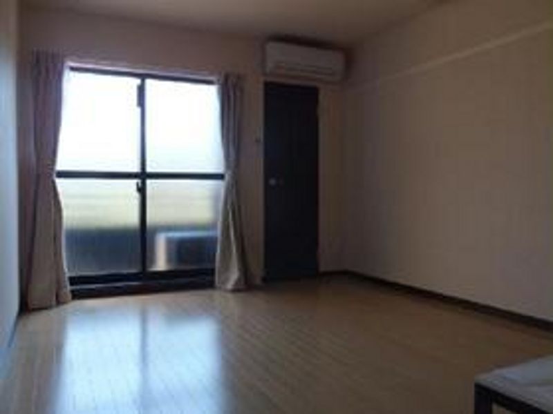 レオネクスト雷神 居間