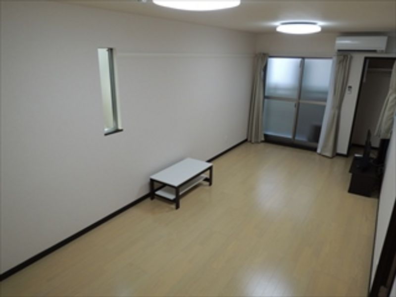 レオネクストマ　ピエス蒲田 居間