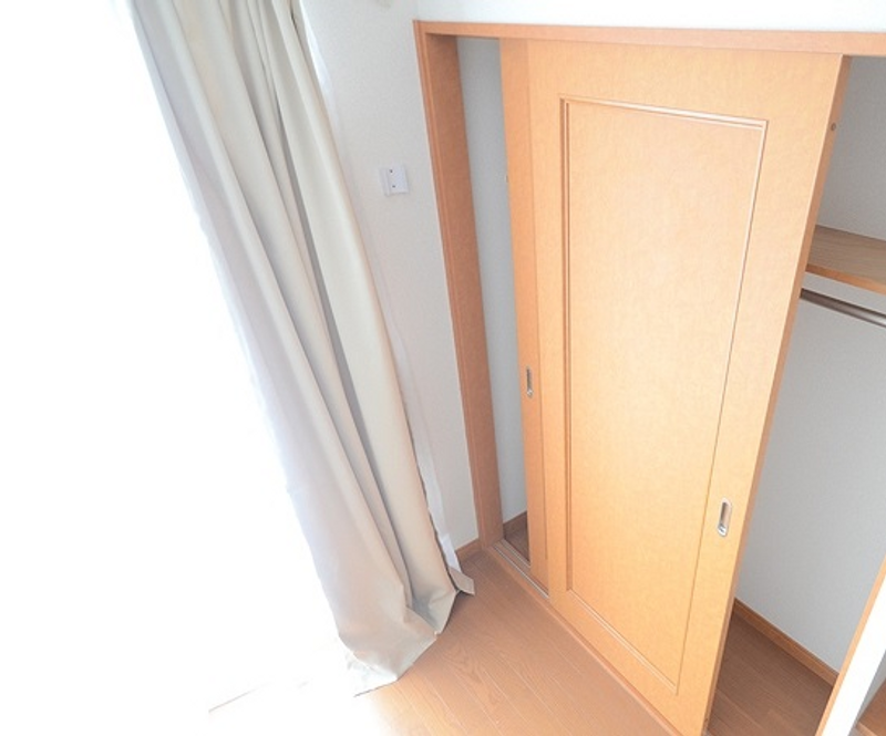 レオパレスハマダテ 収納