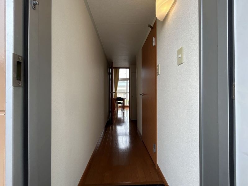 レオパレスチェルシー 玄関