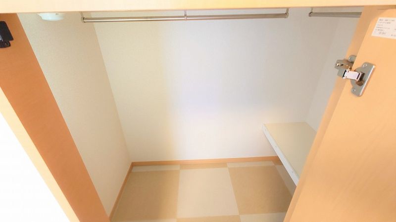 レオパレスサントラップミナミ 収納