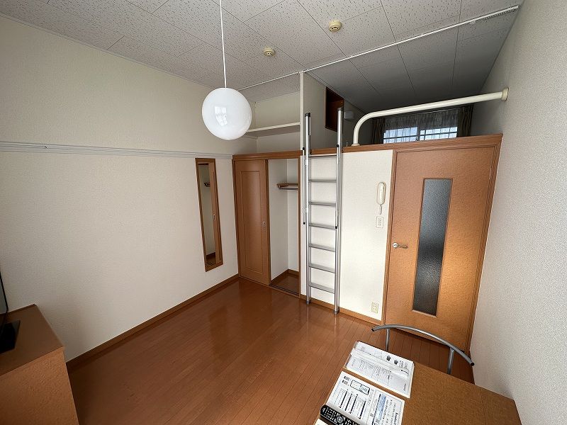 レオパレスＫＡＴＯＵハイツ２ 寝室
