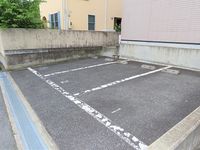 レオパレスレジデンス上松 駐車場