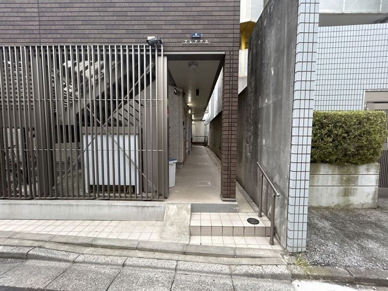 クレイノプレアデス エントランス