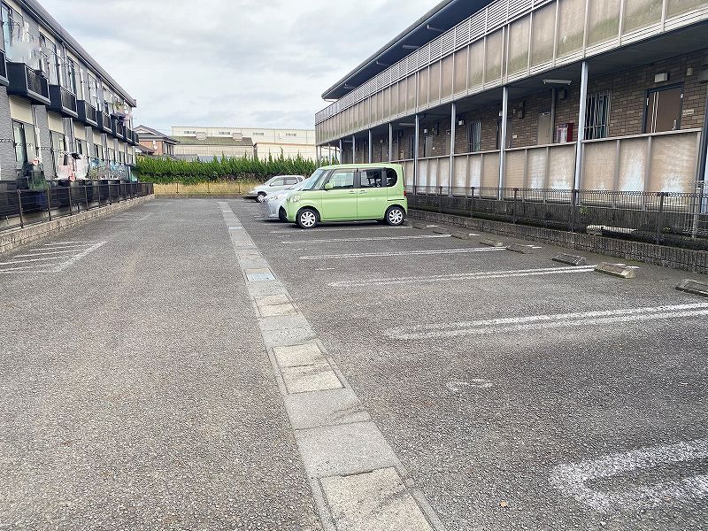 レオパレス中休場Ⅱ 駐車場