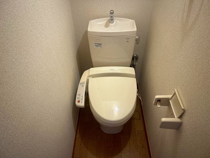 レオパレス七国レオン トイレ