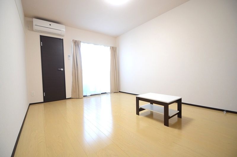 クレイノＣＲＥＡ 居間