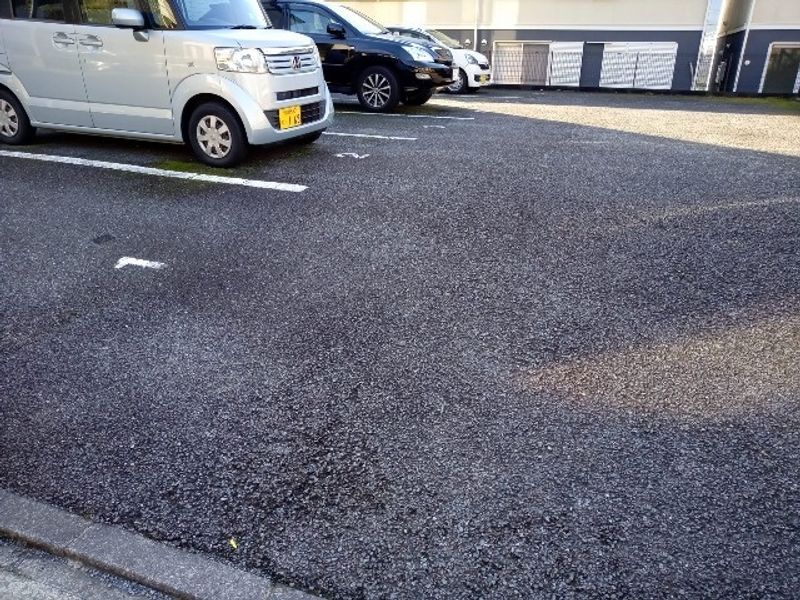 レオパレスサニーヒル 駐車場