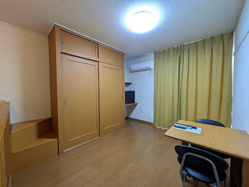 レオパレスサニーハイツ 居間