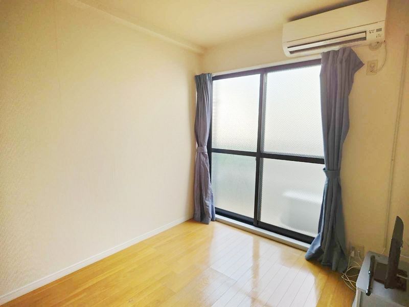 レオパレスフローラⅠ 居間