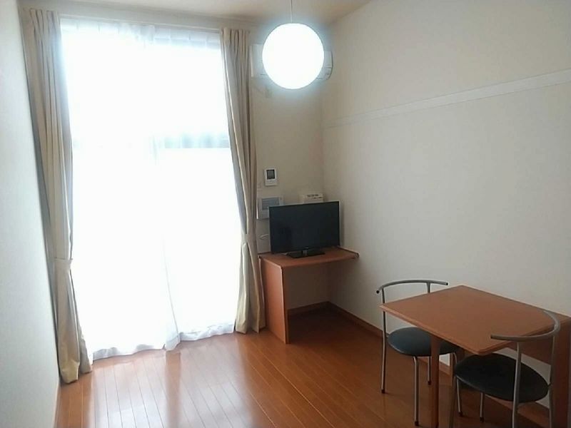 レオパレスビューテラス 居間