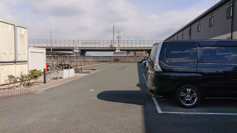 レオパレスパークハイム神野 駐車場