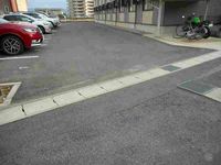レオパレスＡＲＡＷＡＩ 駐車場