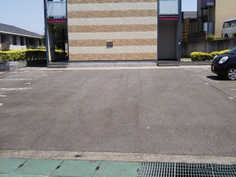 レオパレスマメゾンⅡ 駐車場
