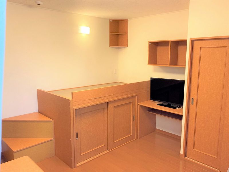 レオパレス龍ノ口 居間