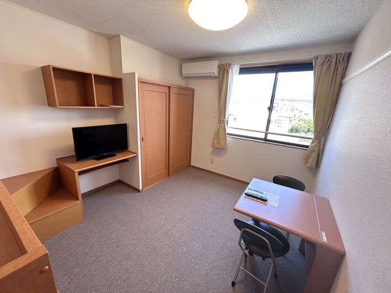 レオパレスダンダンめぐみ 居間