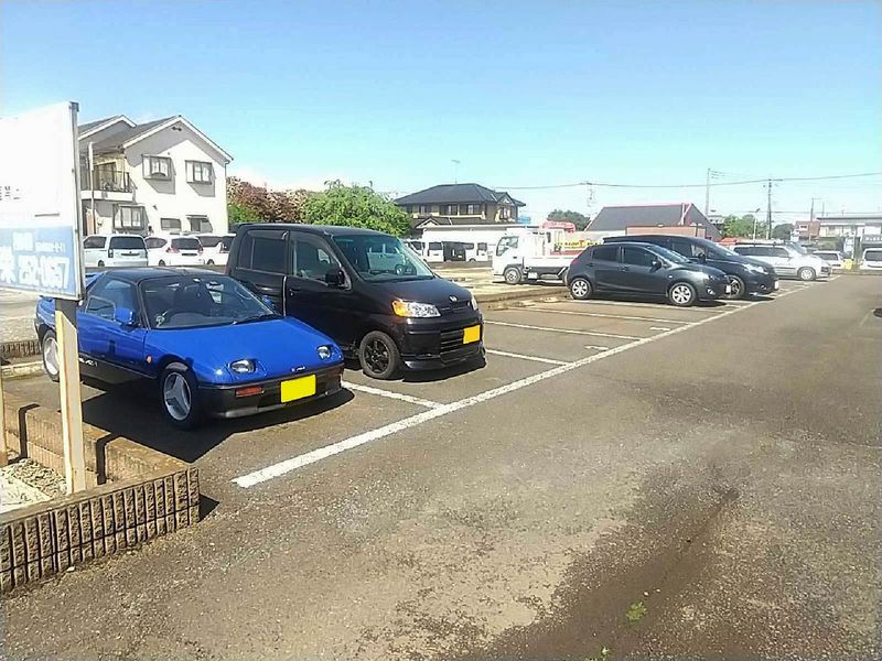 レオパレス鈴蘭 駐車場