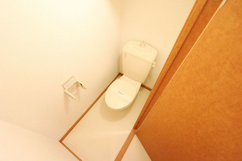 レオパレスサンシャイン　ザコア トイレ