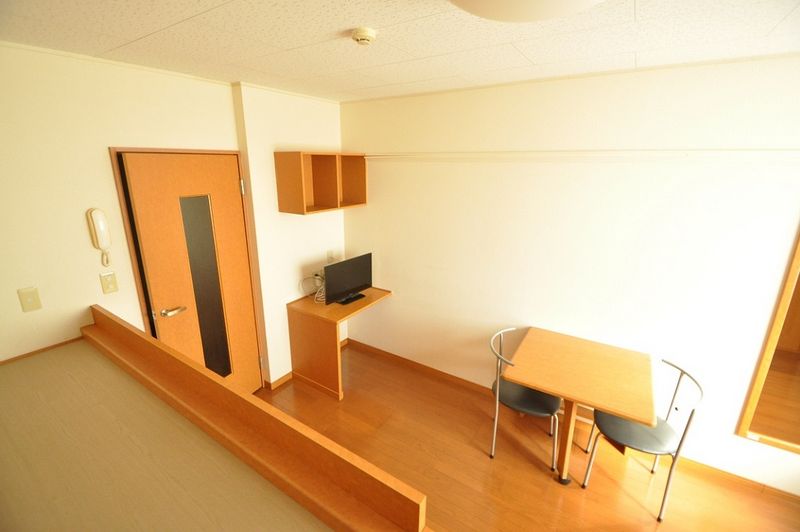 レオパレスセヴィル下窪 居間