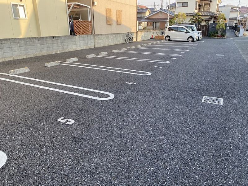 クレイノ西深津 駐車場