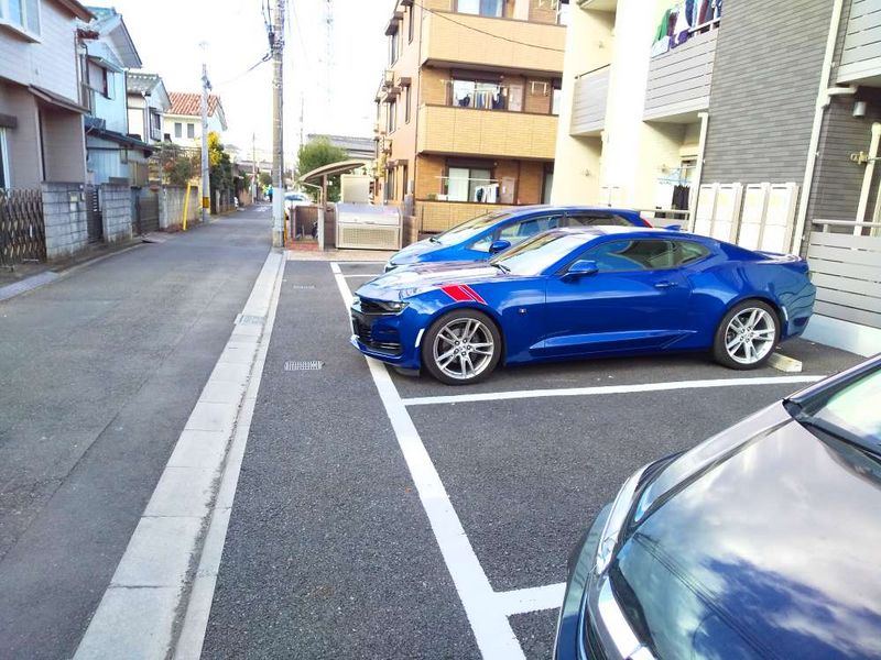 クレイノハピネス 駐車場