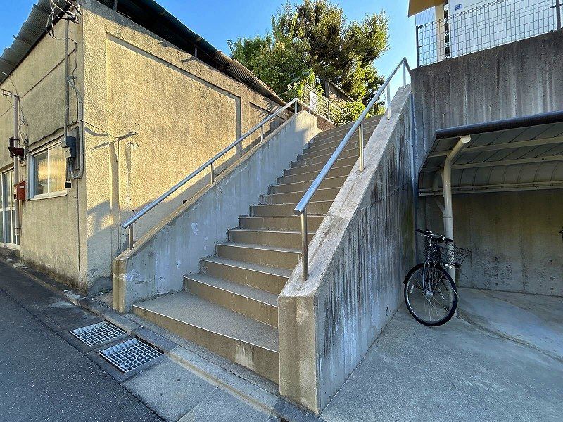 レオパレスクレストヒルズＫ２ エントランス