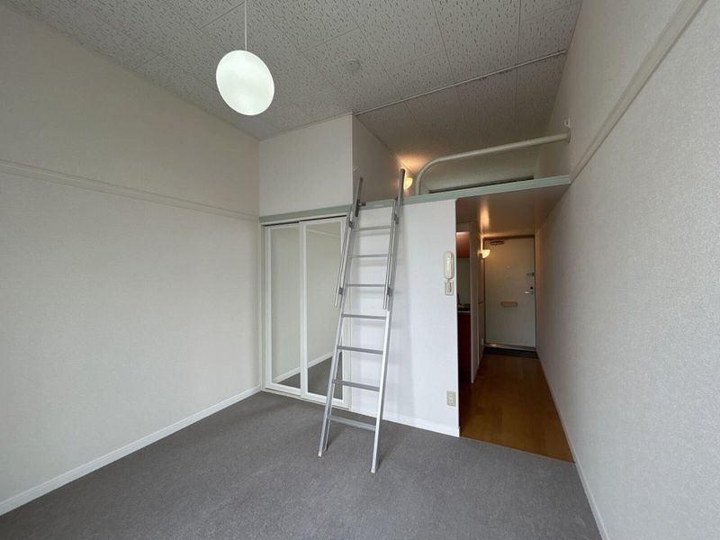 レオパレスブルーム 居間