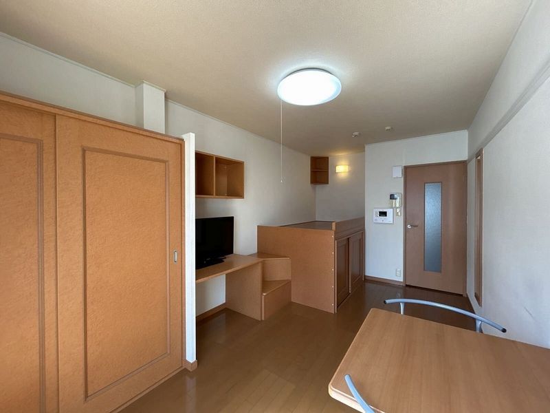 レオパレスセピアコート 居間