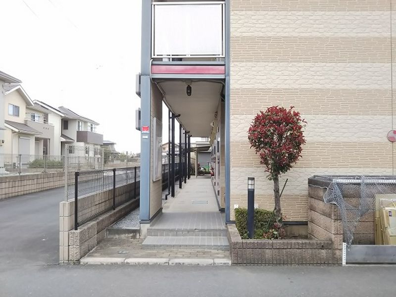 レオパレスエアル エントランス