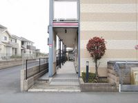レオパレスエアル エントランス
