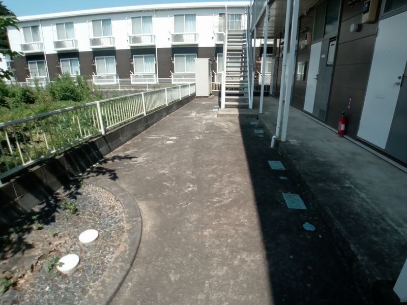 レオパレスシェロス エントランス
