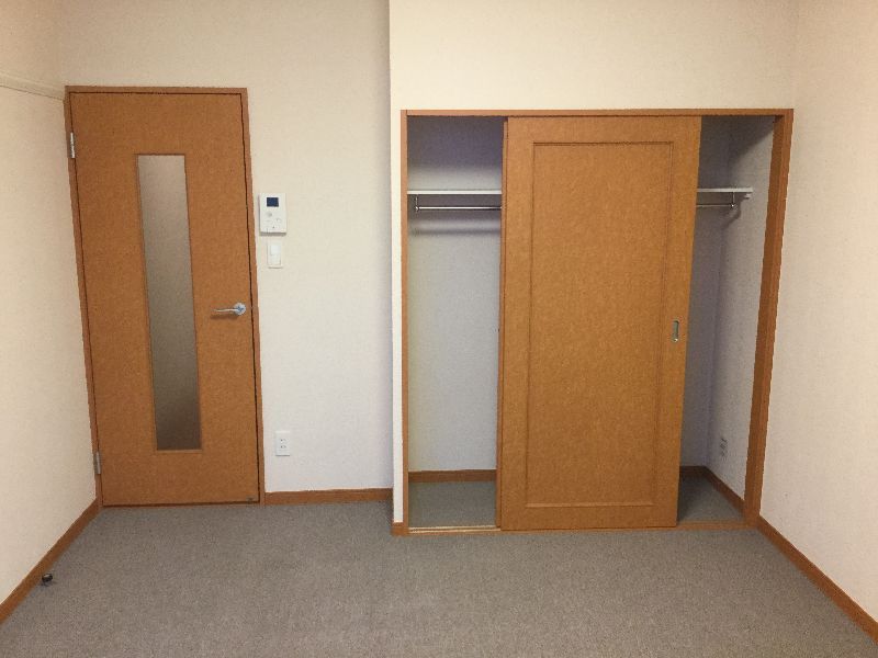 レオパレスひなた 居間