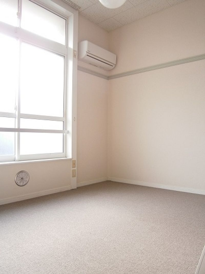 レオパレスサンライズⅠ 居間