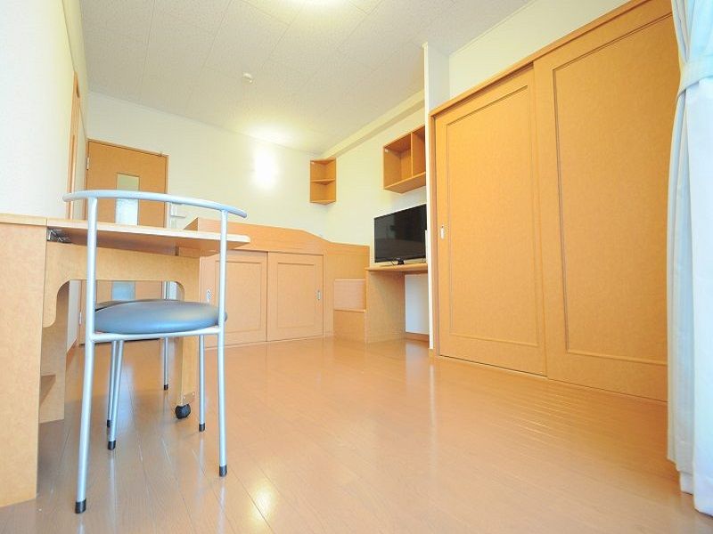 レオパレス公文名 居間