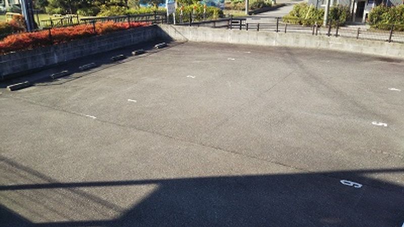 レオパレス花椿 駐車場
