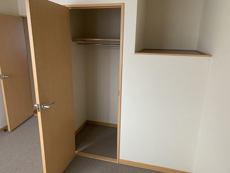 レオパレスベルヴィ旭ヶ丘 収納