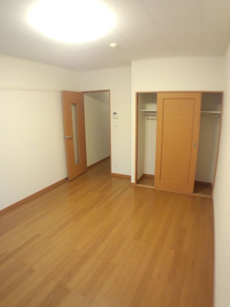 レオパレス田場 居間