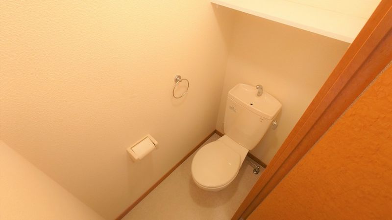 レオパレス実の留 トイレ