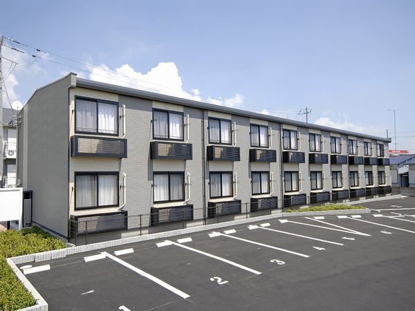 レオパレスフローリッシュⅡ 外観