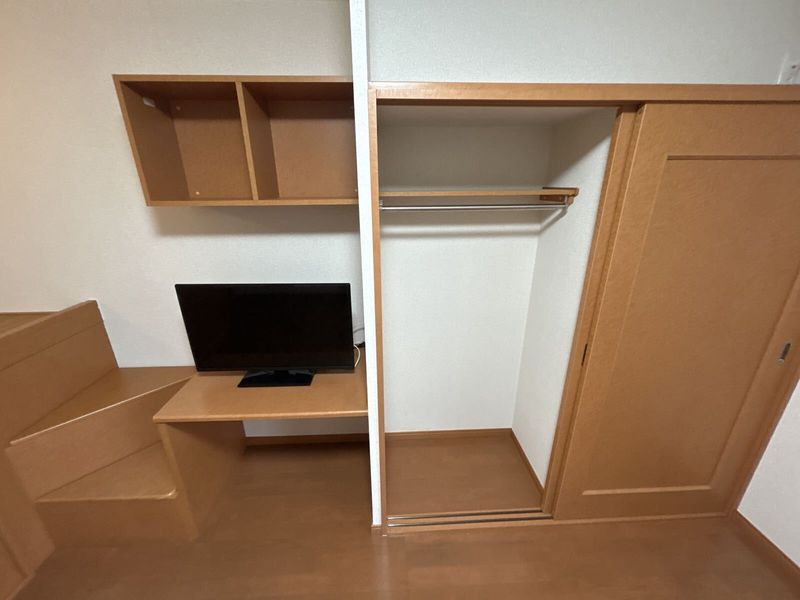 レオパレストゥモロー 収納