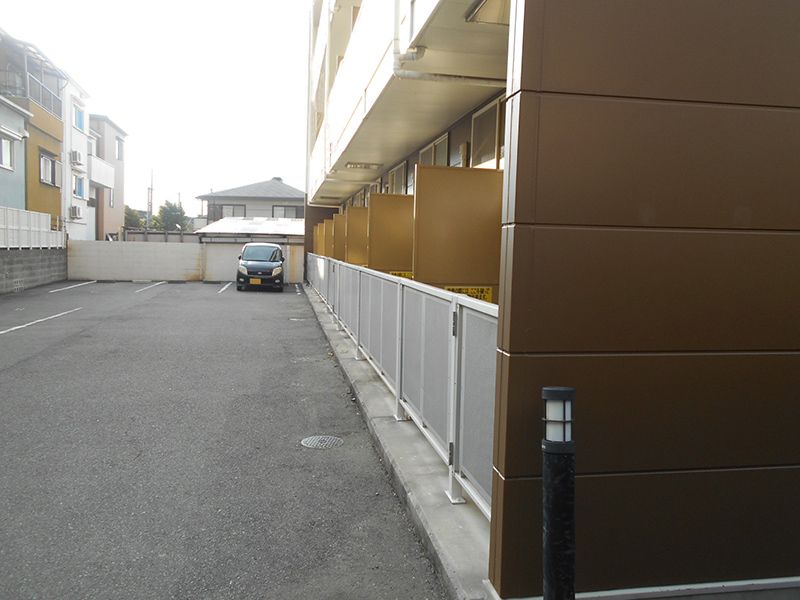 レオパレス上住吉 駐車場
