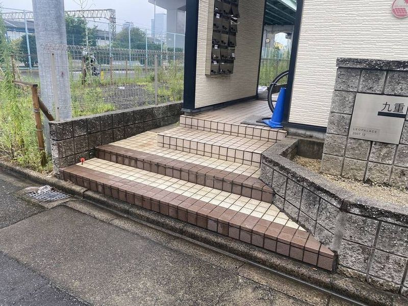 レオパレス九重 エントランス