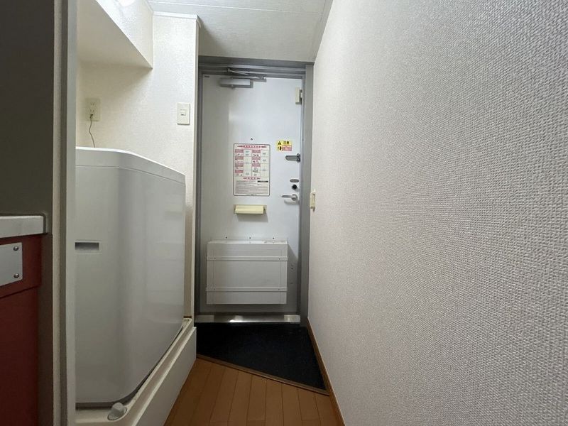 レオパレスパインヒルⅡ 玄関