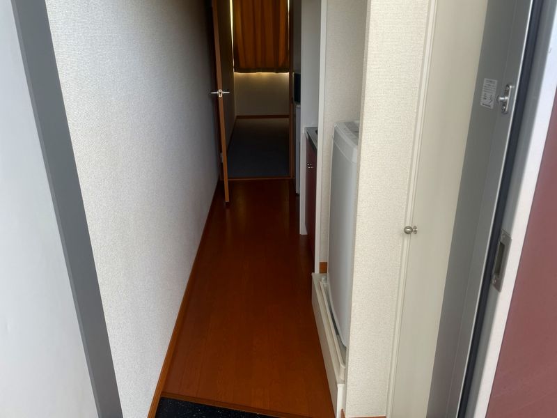 レオパレスフローラ 玄関
