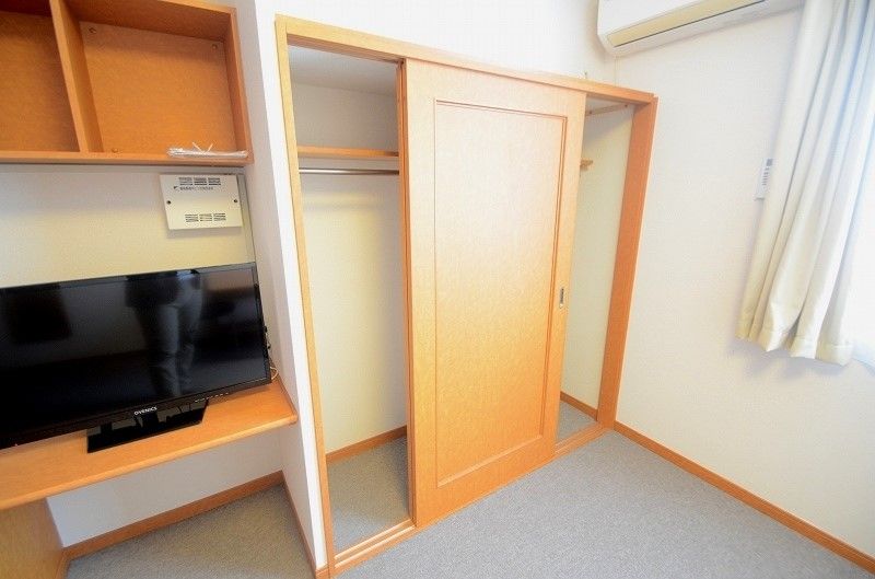 レオパレス泉壱番館 収納