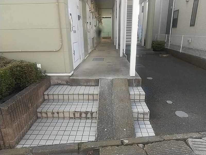 レオパレス向陽 エントランス