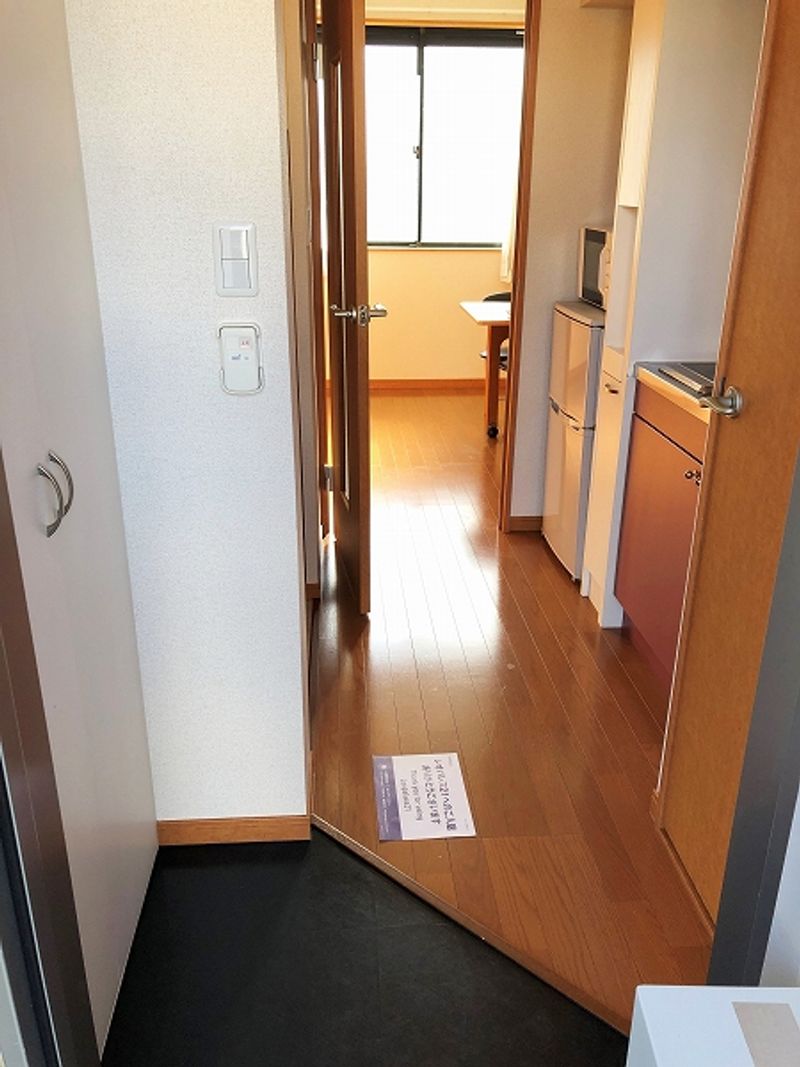 レオパレスオプト 玄関